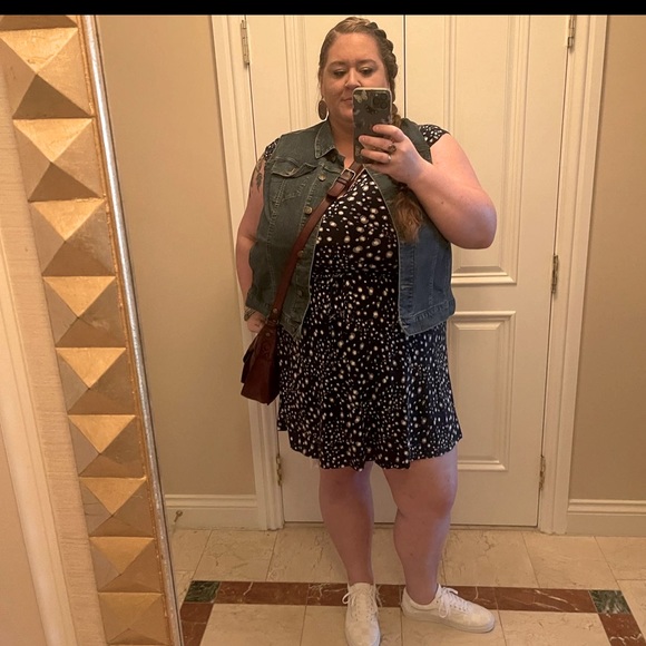 Meet your Posher, Danielle - Picture 10 of 16